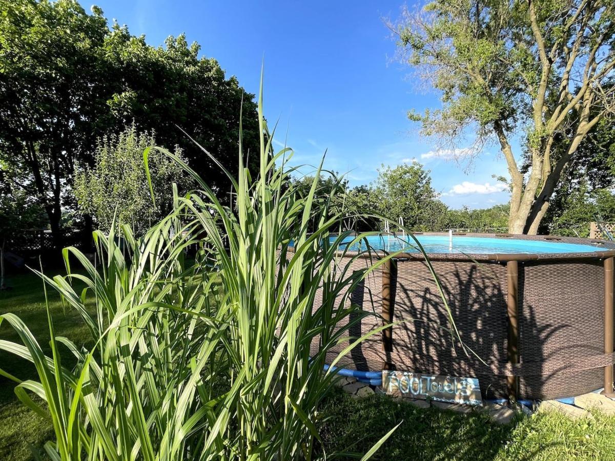 Schaumburg Paradise Oasis With A Secret Garden And Private Pool Eksteriør billede